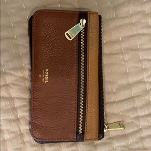 Brown and tans Fossil leather wallet Like NEW